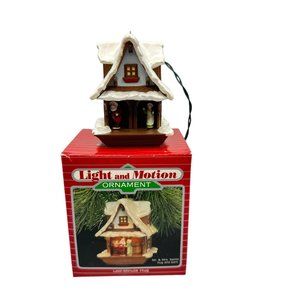 Hallmark Keepsake Magic Ornament Light Motion Mr Mrs Santa Claus Hug Christmas